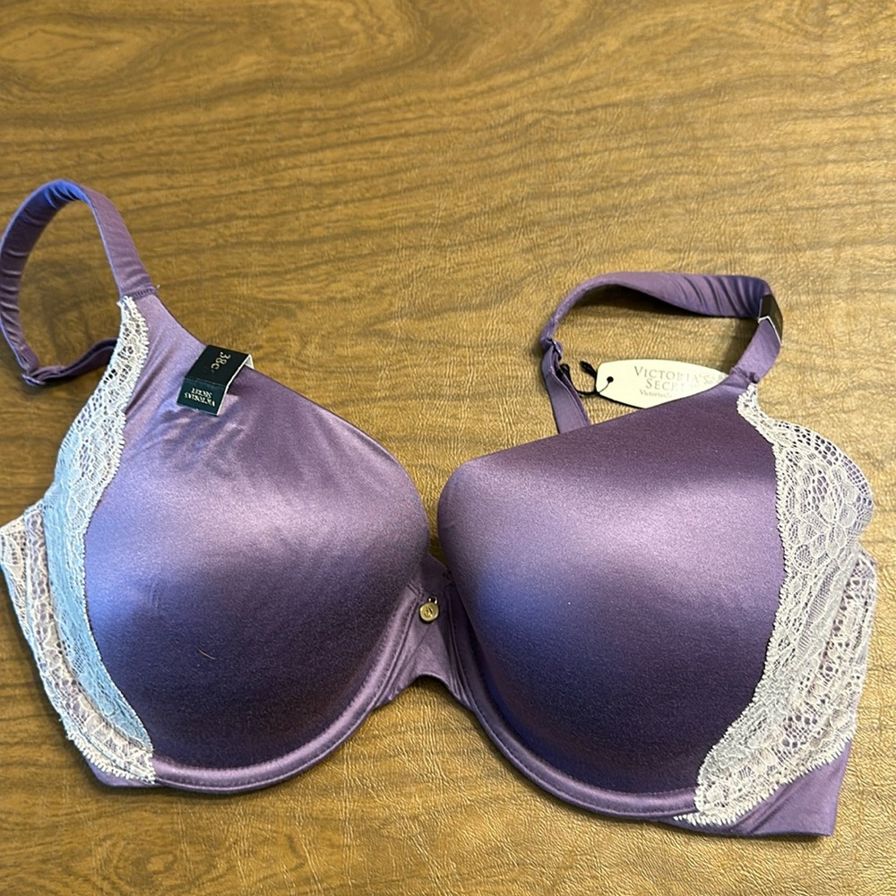 NWT-Victoria’s Secret purple bra, 38C.